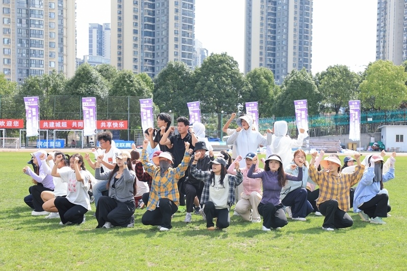 互动跳舞, AA 互动跳舞, AA