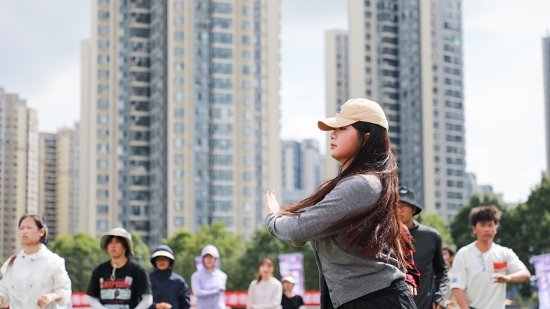 足够爽, 的动作 足够爽, 的动作