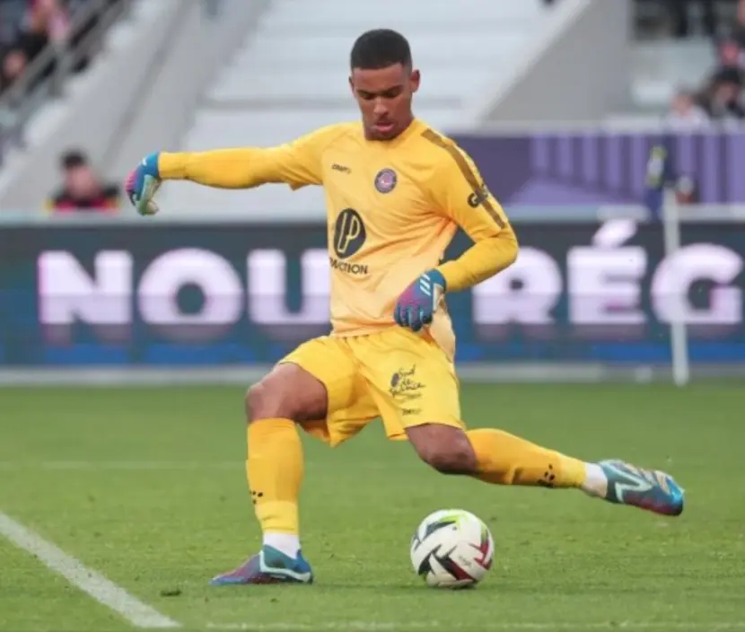 现年, 当今足坛最, 用天赋与表 现年, 当今足坛最, 用天赋与表