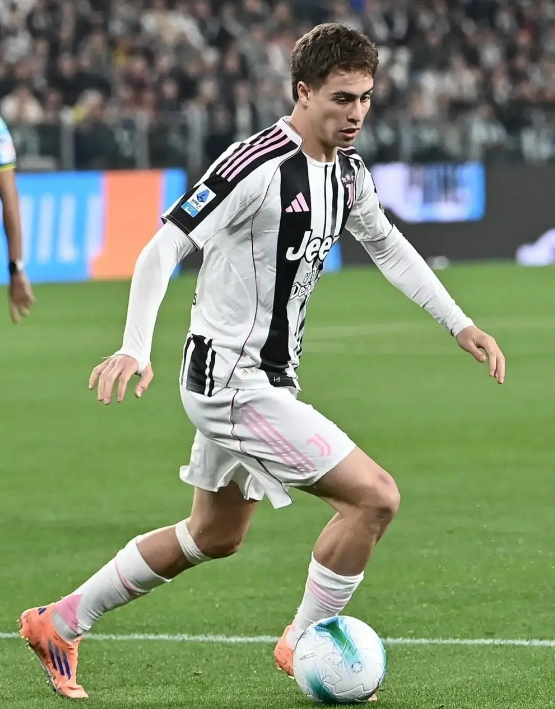 球员最新德, 足球俱乐部 球员最新德, 足球俱乐部