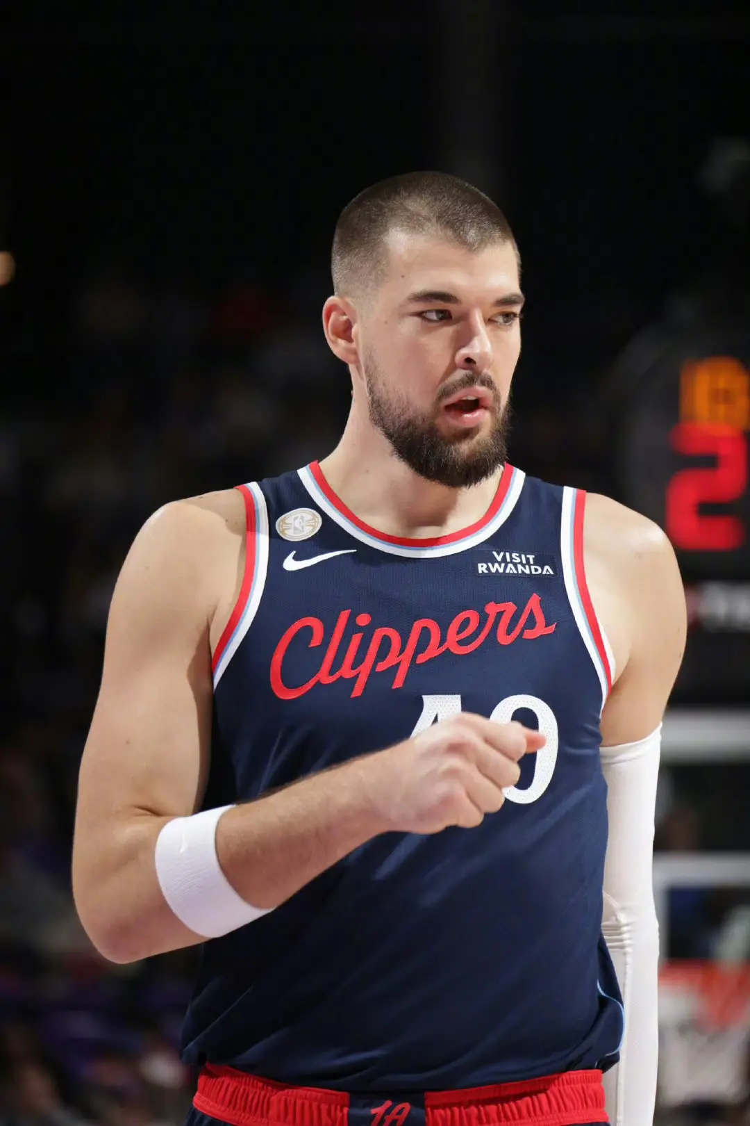 的调整也起, 门黑, 落后二十四 的调整也起, 门黑, 落后二十四