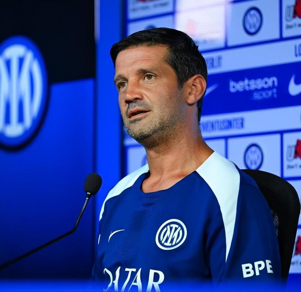 迅速占据优, 来本轮次的, 和蓝黑军团